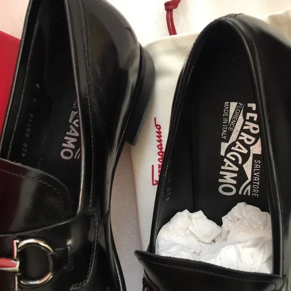 Salvatore Ferragamo Black Leather Men's Loafers. Made in Italy. Side 9